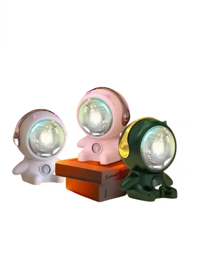 Sunset Projection Lamp with Spaceman Design, 360-Degree Rotating Sunset Projector Light, 6-Color Changing LED Warm Light, Ambient Mood Lighting for Bedroom, Living Room, Gaming Room, Photography, Roma