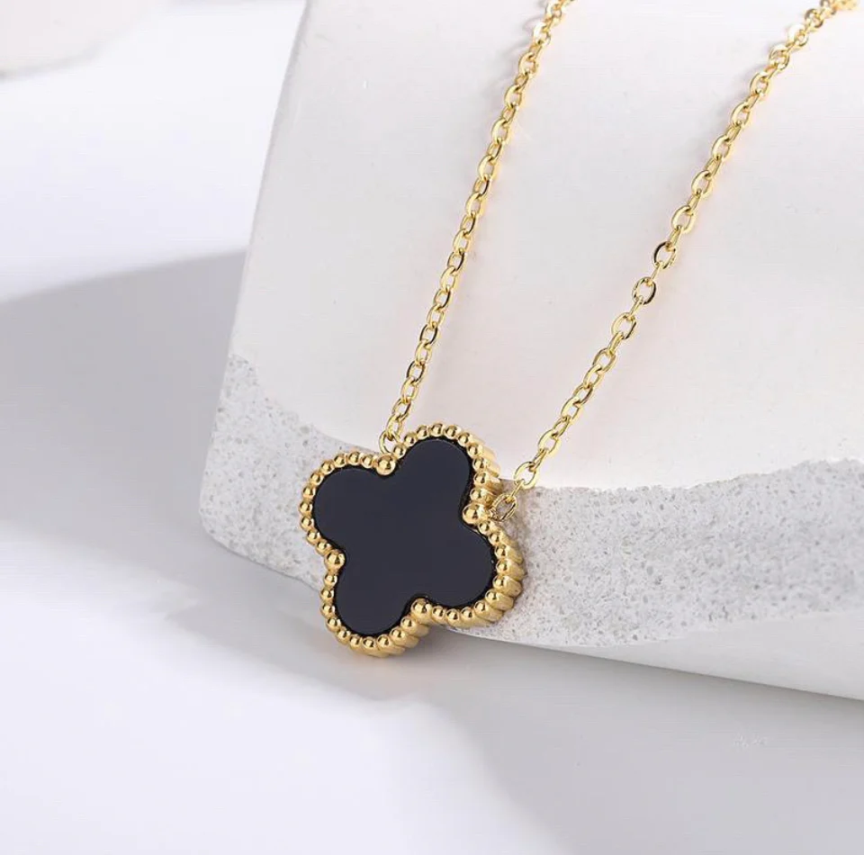 4 Clover Leaf Flowers Necklace