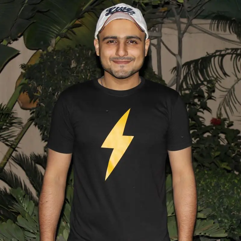 "Lighting" - T-shirt by FA Apparels