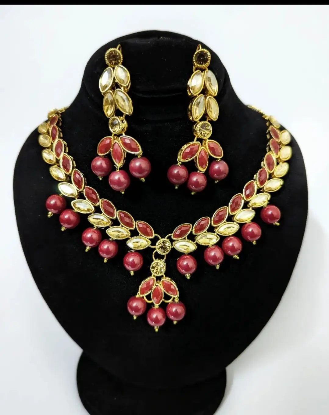 Embellisher Red Pearl Kundan Necklace