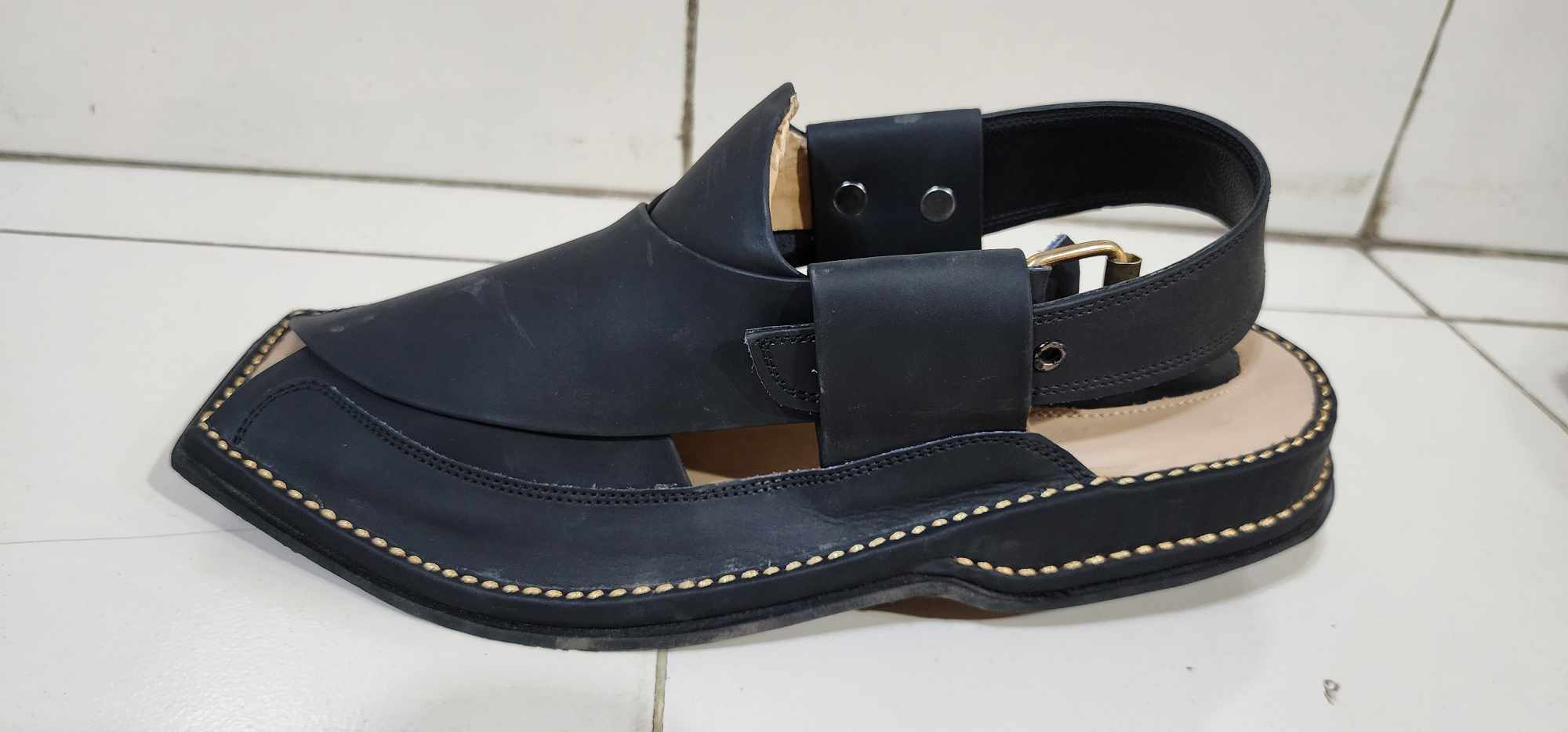 Peshawari Kaptaan Chappal Black BM03