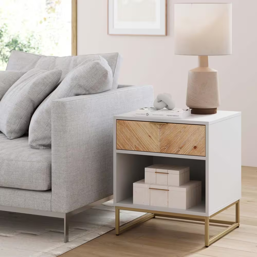 Luxurious Wooden Nightstand with Generous Storage – A Sophisticated Addition to Your Bedroom