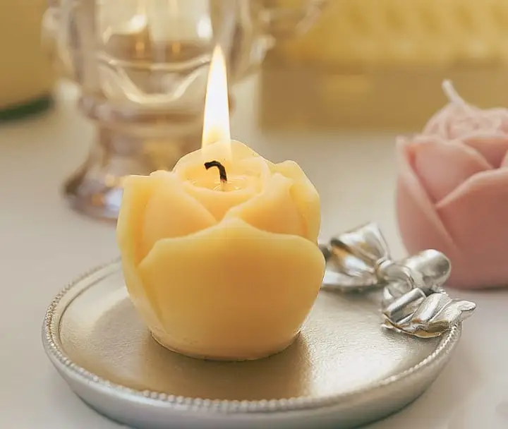CANDLES CITY -- PACK OF 6 - SCENTED MINI ROSE BUD CANDLES