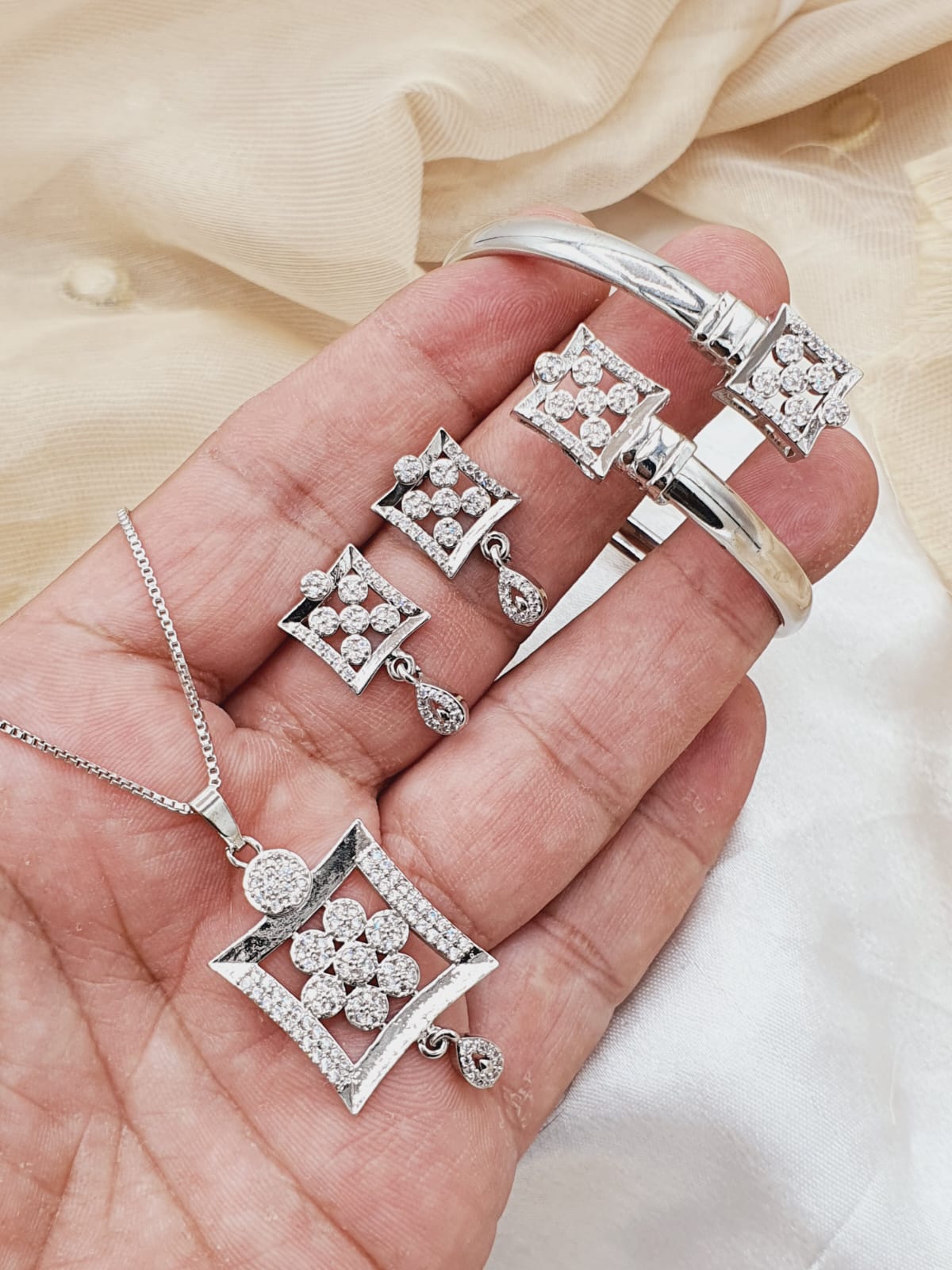 COMBO SET IN SILVER COLOR WITH WHITE STONES